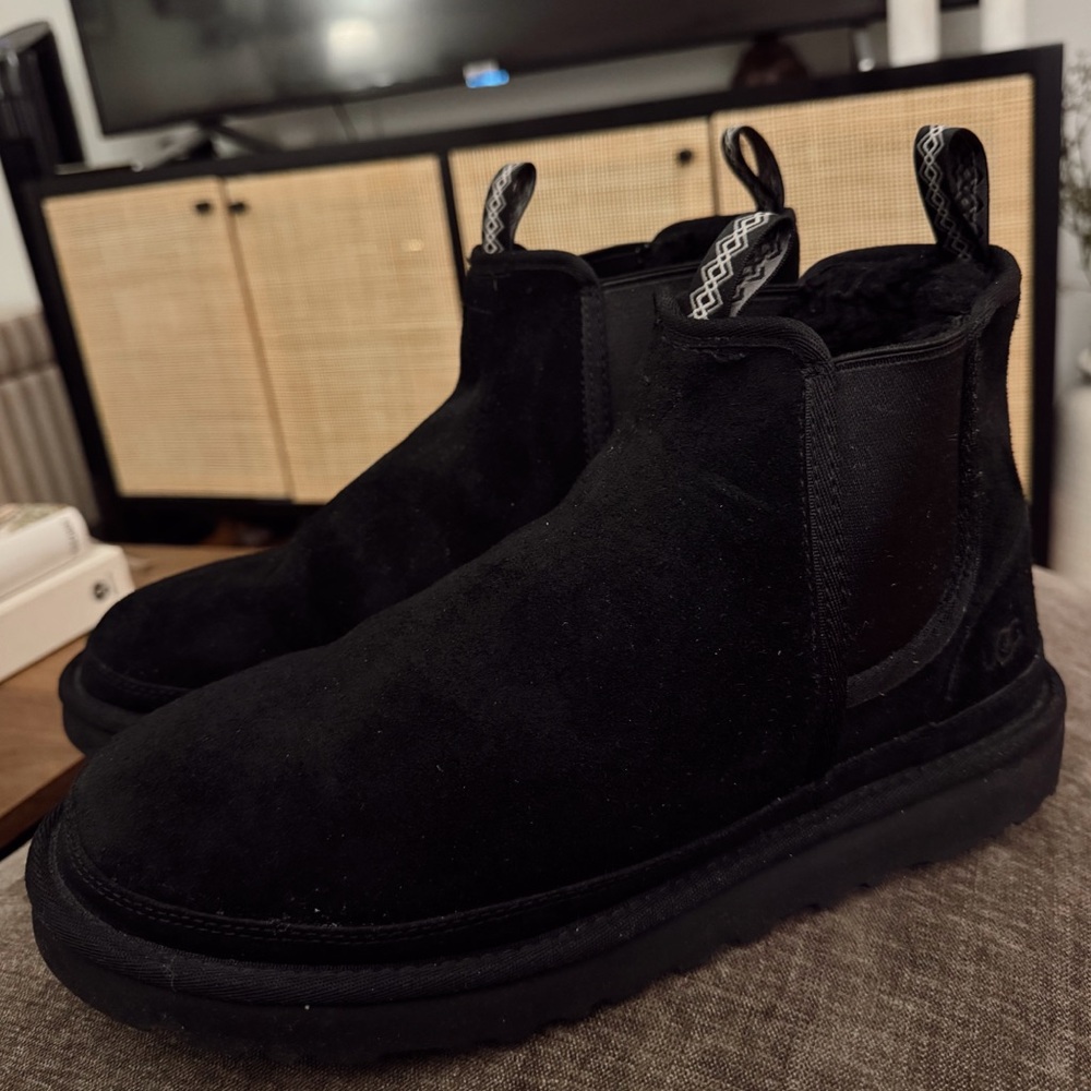 UGG Men's Black Neumel Chelsea Boot